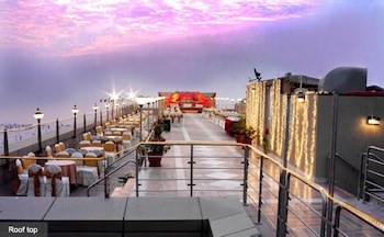 Ramada Plaza By Wyndham Palm Grove,Juhu,5 star