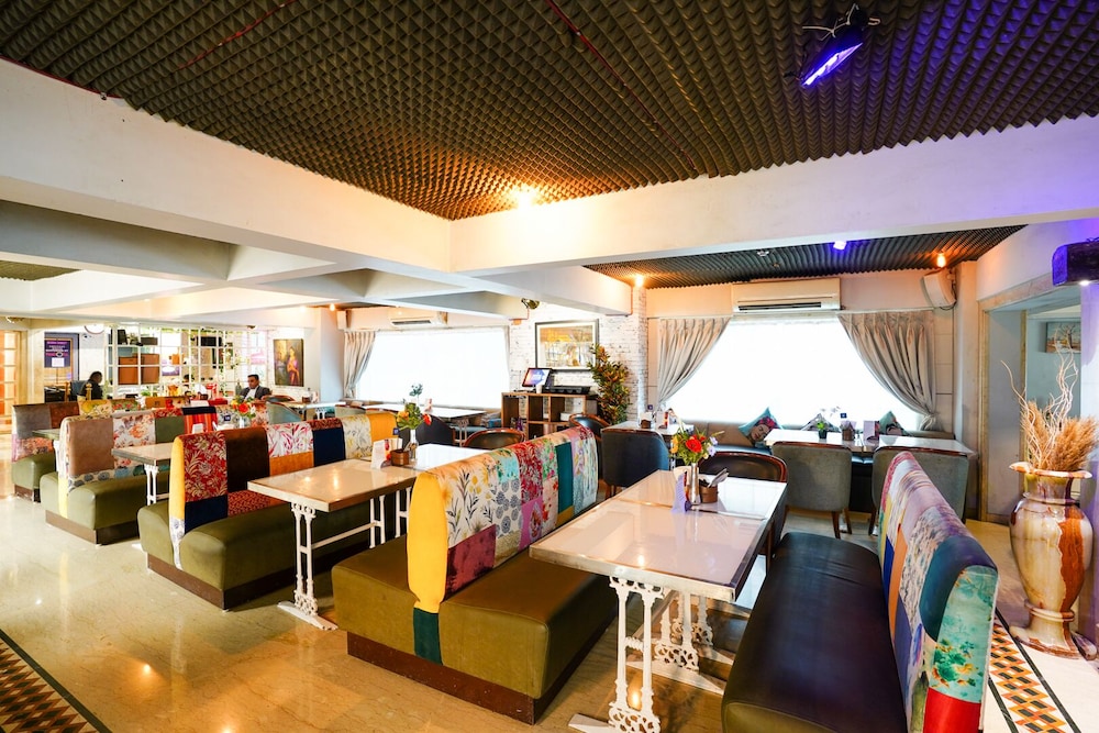 Bloom Boutique | Bandra,Bandra,3 star