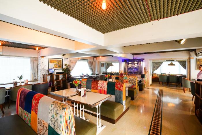 Bloom Boutique | Bandra,Bandra,3 star