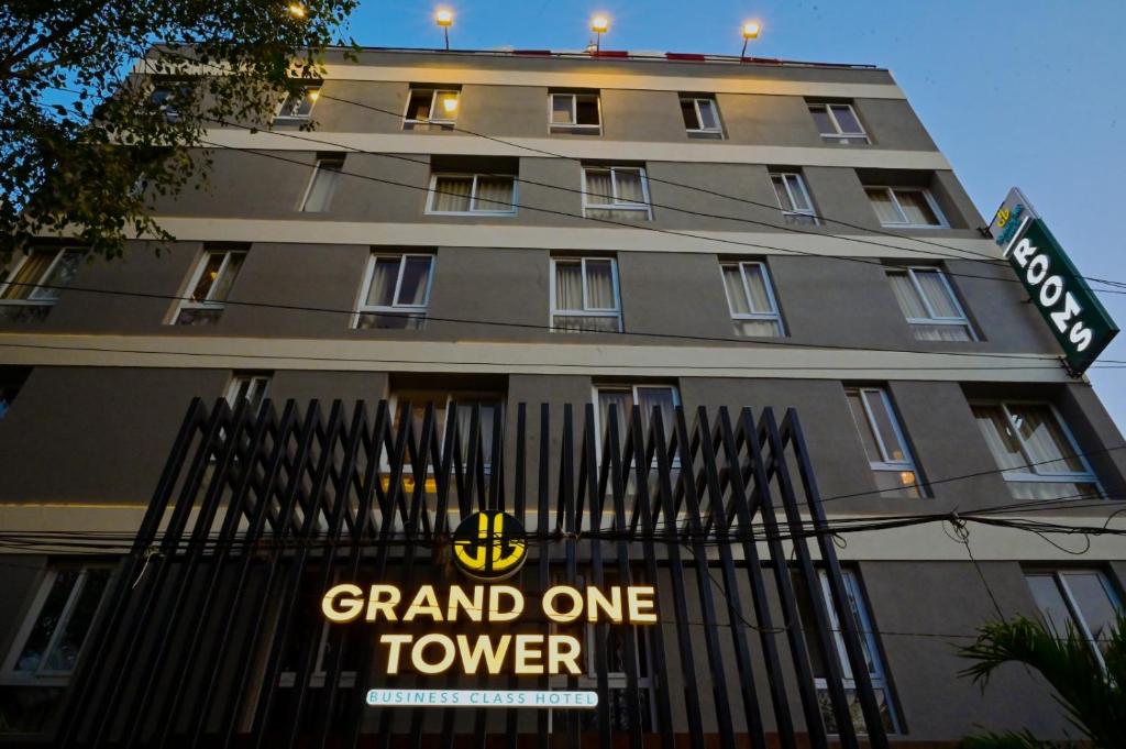 Grand One Tower, Thousand Lights,2 star