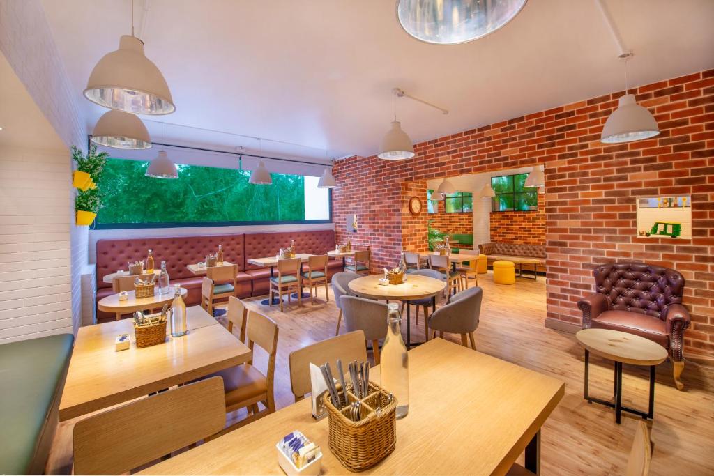 Bloomrooms @ Janpath,Connaught Place,3 star