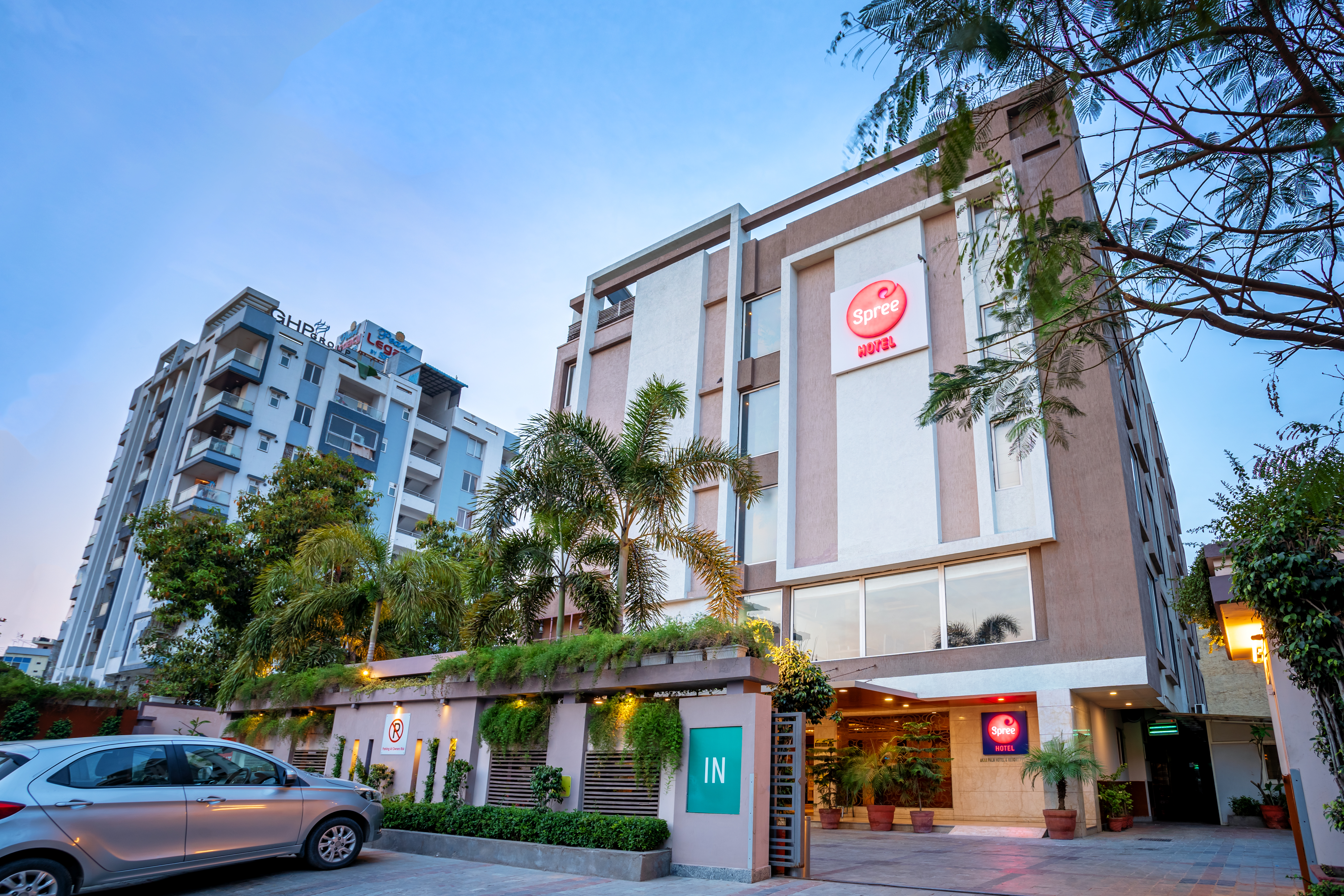 Spree Hotel Jaipur,Bani Park,4 star