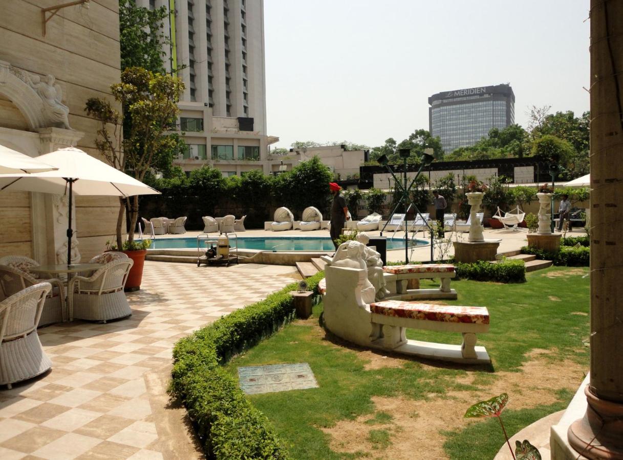 Hotel The Royal Plaza,Connaught Place,4 star
